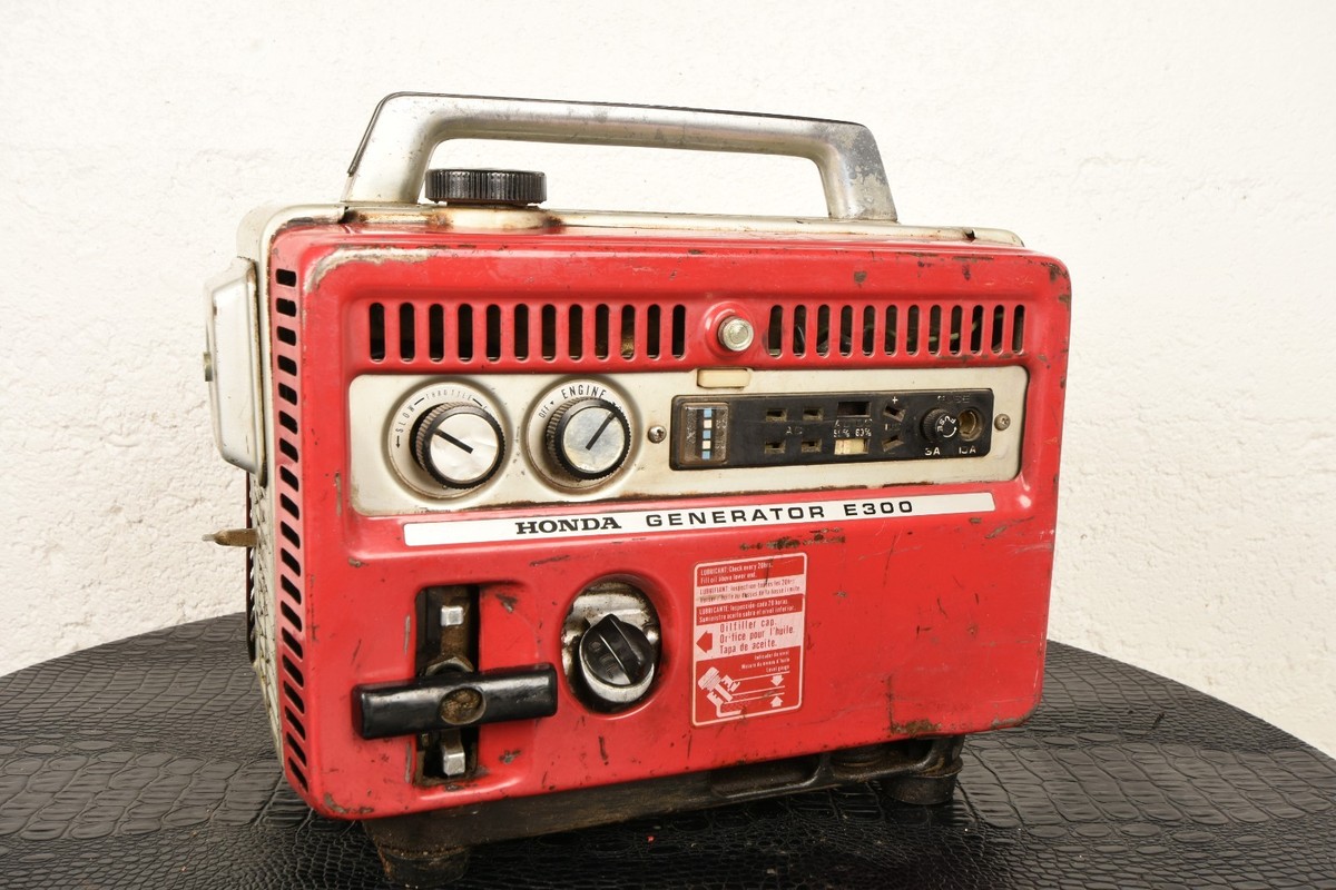Honda E300 Portable Camping Gas Generator 1960s Vintage for Parts Honda E300 Portable Camping Gas Generator 1960s Vintage for Parts