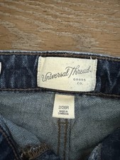 Universal Thread Women's Size 2 High Rise Jean Shorts Light Wash