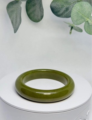Xiu Yan Jade Hard Bangle Size: 57.9MM Width: 13MM
