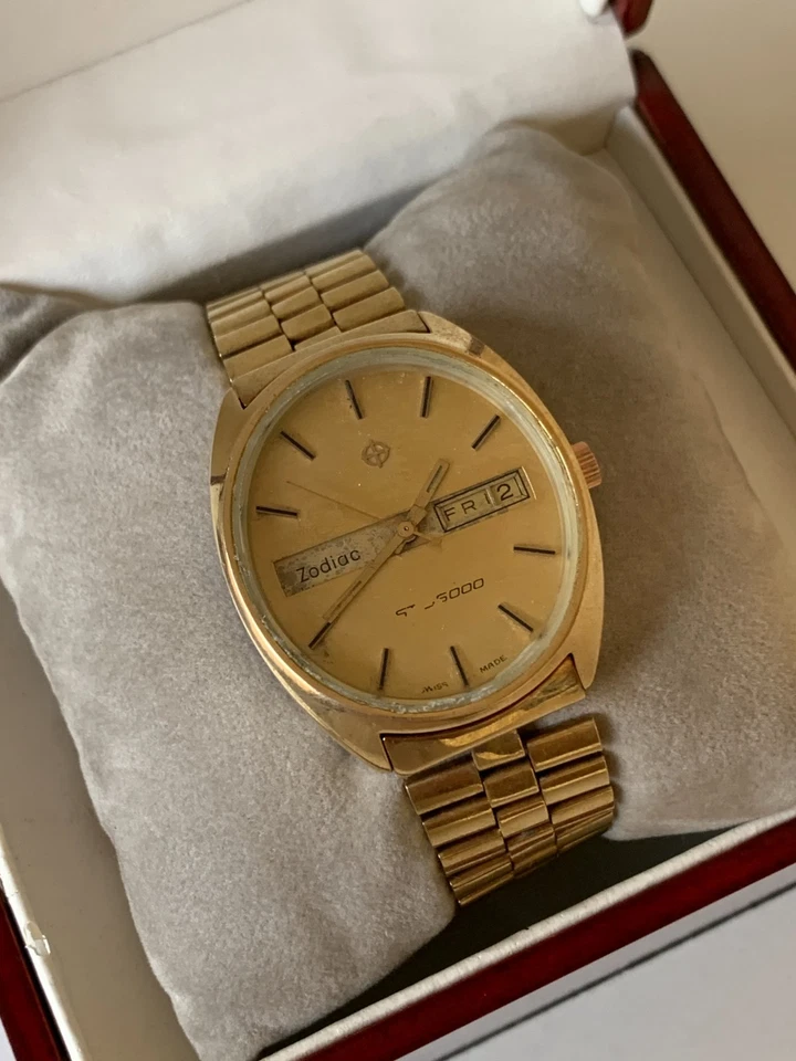 RELOJ ZODIAC SST 36000 VINTAGE AÑOS 70 OVALADO DÍA-FECHA CHAPADO EN ORO AUTOMÁTICO 35 MM Foto 2 de 4