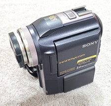 Sony Handycam MiniDV/Memory Stick PRO 12x Zoo...
