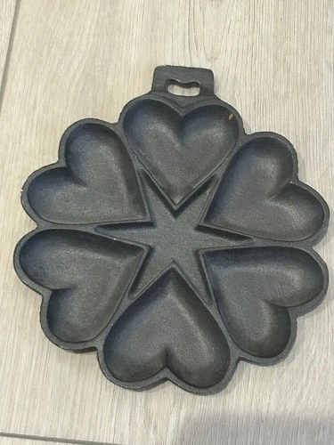 Griswold Style Cast Iron Hearts and Star Pan