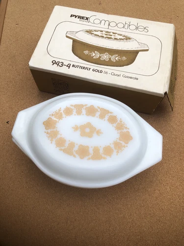 Vintage Pyrex Compatibles Butterfly Gold 1 1/ Quart Casserole Dish 943-4 box