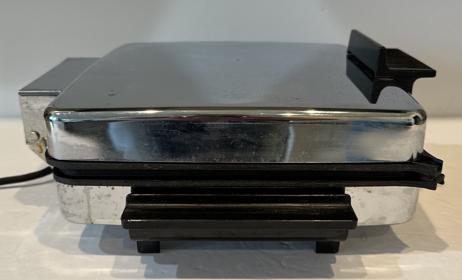 General Electric A2G48T Grill Waffle Maker Baker Chrome 9” Square