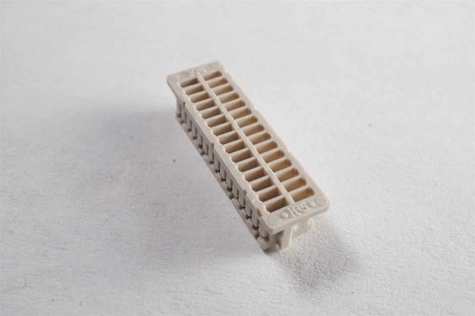 Lote de 10 DF20A-30DS-1C Hirose Crimpado Conector Carcasa Hembra 30 Pos 1.0mm Nuevo de Lote Antiguo Foto 2 de 4