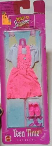 VINTAGE MATTEL BARBIE 1997 "TEEN TIME FASHIONS" TEEN SKIPPER #68028- NEW ON CARD