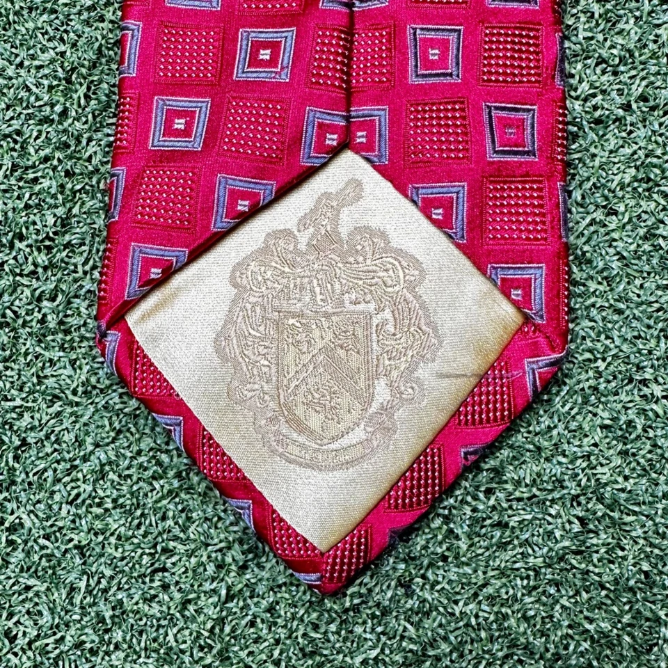 Corbata de seda roja Donald J. Trump Signature patrón geométrico 3,25" x 66" Foto 2 de 4