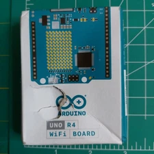 Arduino UNO R4 WiFi [ABX00087] - Renesas RA4M1 / ESP32-S3 Bluetooth Damaged Box