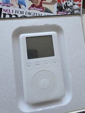 Apple iPod Classic 3a Generazione 30GB Touch Wheel - Modello A1040 - Bianco Non Funzionante