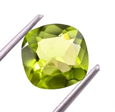 AAA Natural Peridot Cushion Shape Faceted Cut Loose Gemstone 2.35 Cts 8X8X4 mm