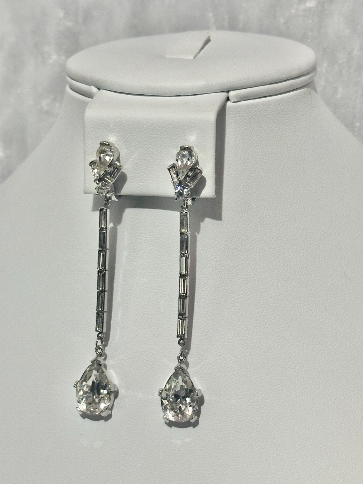 TRIFARI “String Bean” Drop Dangle Earrings Rhodiu… - image 6