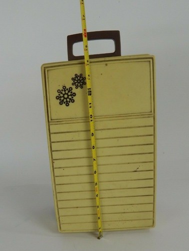 Vintage 1978 Rubbermaid Sidekick Cooler Brown/Yellow/Snowflakes - Picture 2 of 10
