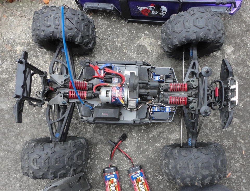 Traxxas 1:10 Summit 4x4 Monster Truck with Hi/Low 2-Speed Transmission - Image 3 of 3