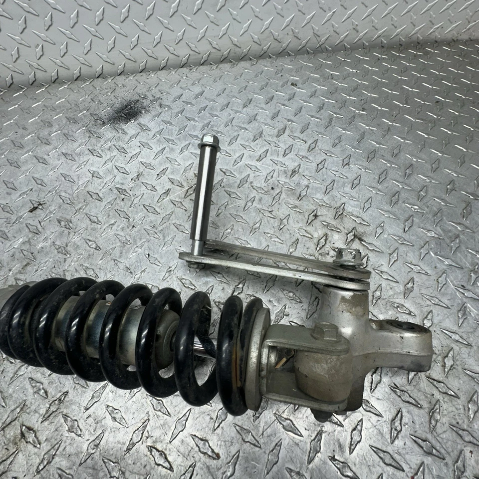 06 AMORTIGUADOR TRASERO SUZUKI BOULEVARD C50 C 50 E-2427 Foto 4 de 4