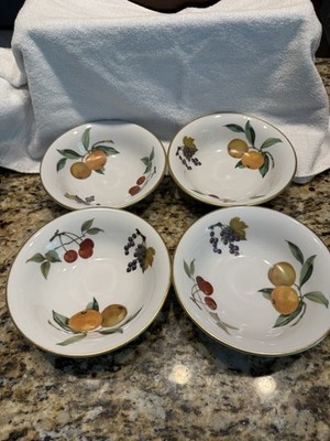 Royal Worcester Evesham Gold 6 5/8  Cereal Bowl- Set of 4 Porcelain-Mint