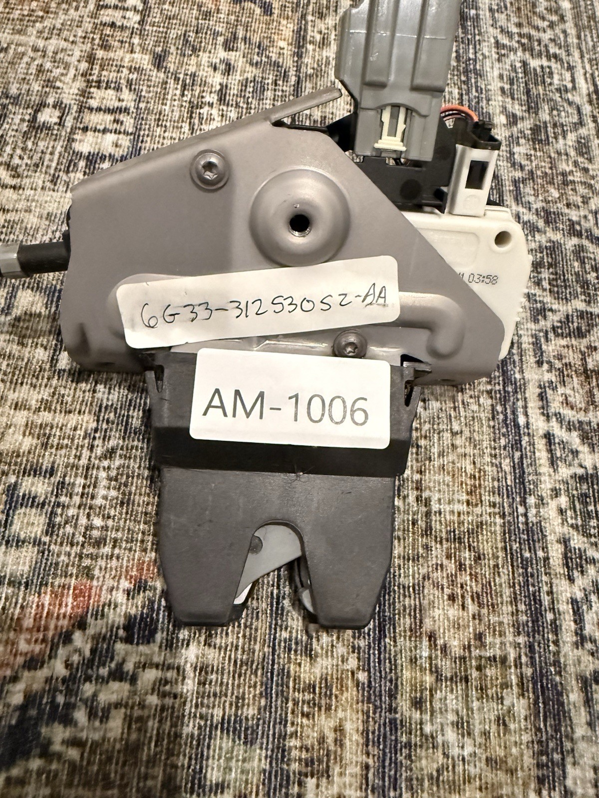 Aston Martin DB9 Vantage Trunk latch P/N 31253052