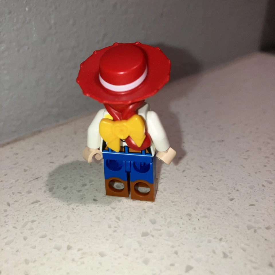 LEGO Toy Story 4 RV Vacation, (10769) - Minifigura de Jessie Foto 2 de 4