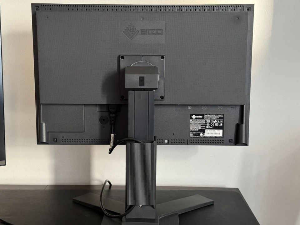 EIZO ColorEdge CG243W LCD Monitor - professional colour profiling monitor - Image 2 of 4