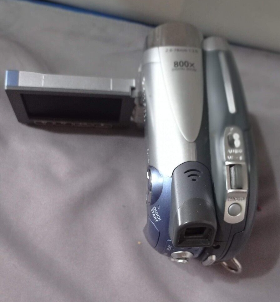 Canon DC201 Tested DVD Camcorder 8cm DVDs 30x optical zoom 800x