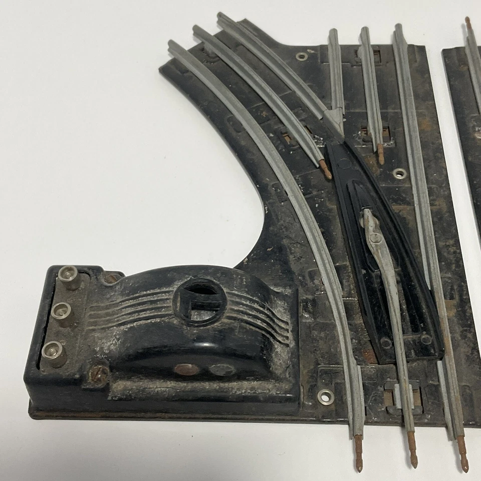 Lionel 1121 Left And Right Switch Pair (untested) - Image 4 of 4
