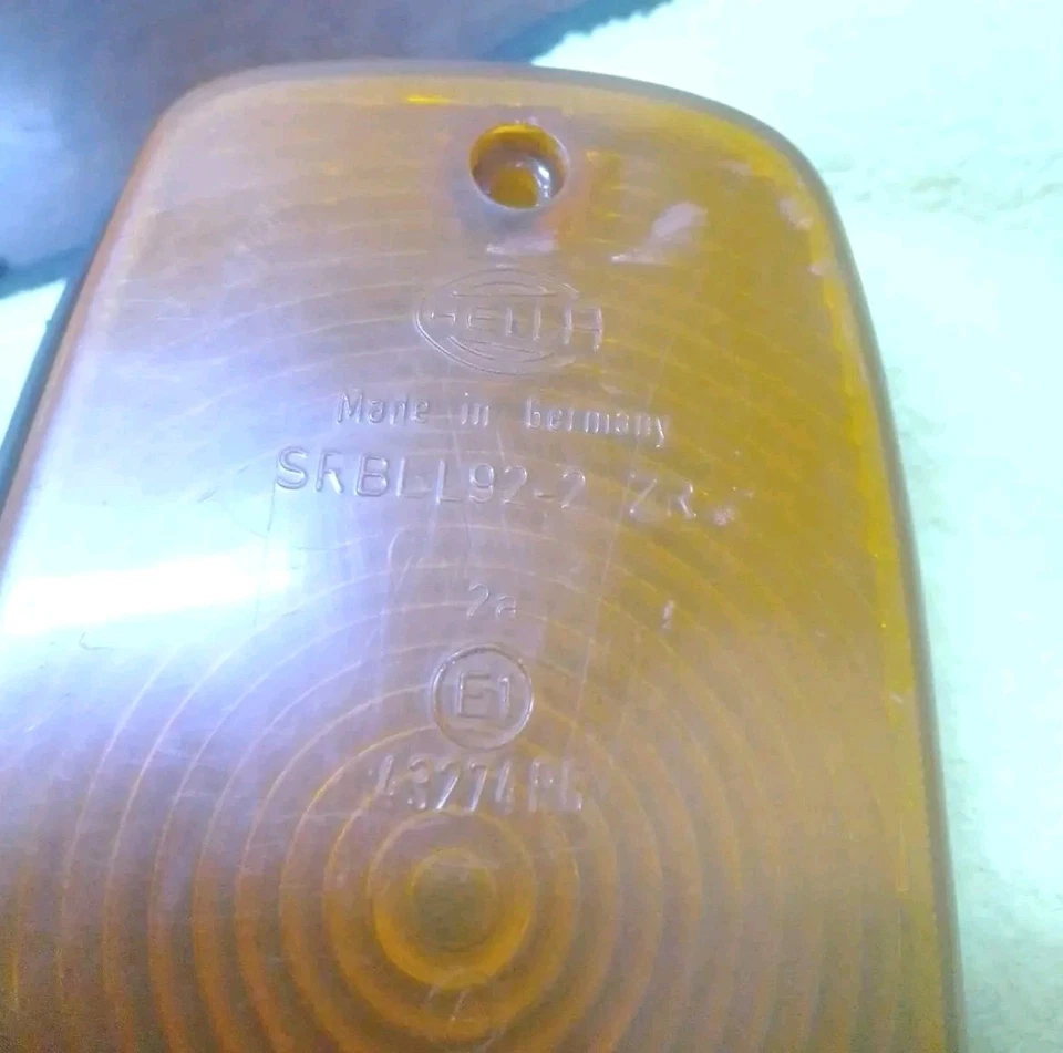 Volvo 145 & 245 Wagon Oe Passenger Hella Tail Light Rh - Image 3 of 4