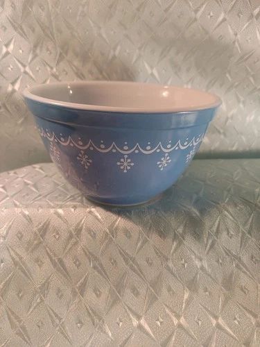Vintage Pyrex #401 Snowflake Blue Garland Mixing Nesting Bowl 1 1/2 Pint B6