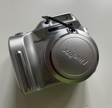 Fujifilm FinePix 2800 zoom compact Digital Camera - Black (Kit w/ 90mm Lens)