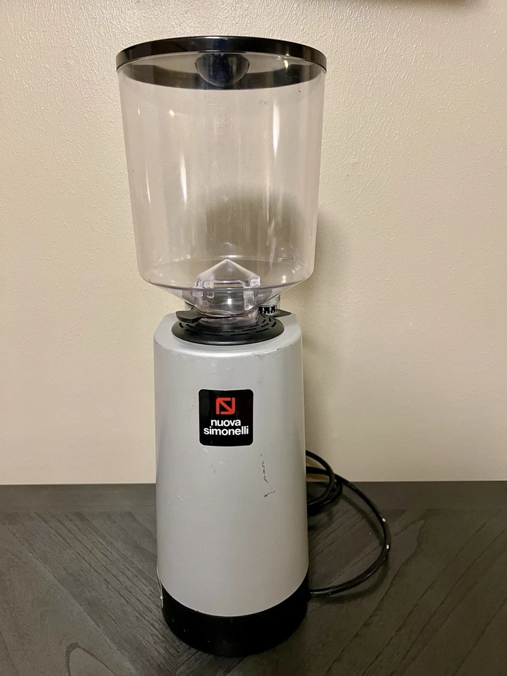 Molinillo de café espresso comercial Nuova Simonelli MDX Foto 3 de 4