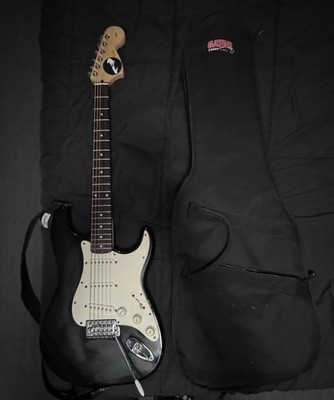 Fender Stratocaster Electric Guitar squire 2001 with locking tuners Gig Bag