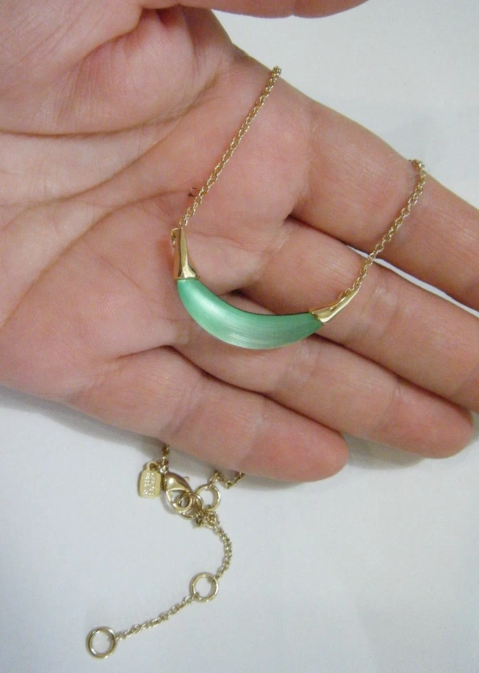 Antiguo Collar Colgante Alexis Bittar Verde Lima Esmerilado Lucita Tapa Media Luna Foto 3 de 4