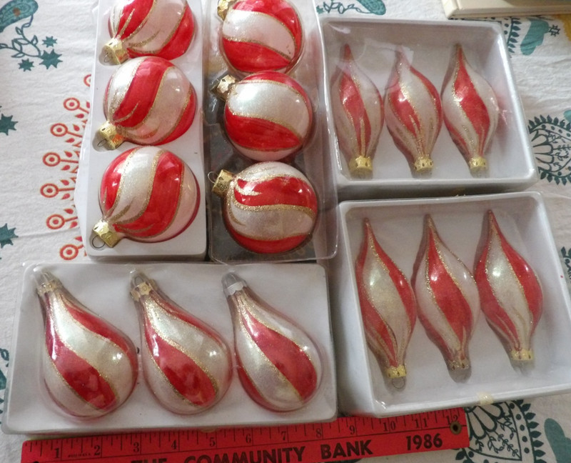 NEW White Red Swirl Glass CHRISTMAS Ornaments GOLD Glitter Striped LOT 15