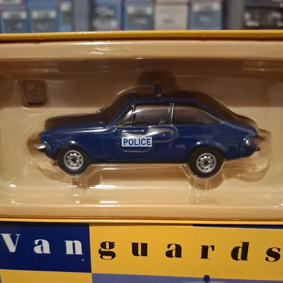 Vanguards VA12602 Ford Escort MKII I.I Popular Surrey Police, 1/43, MIB! - Image 2 of 4