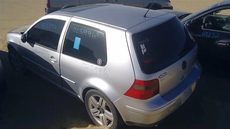 Bomba de dirección asistida usada se adapta a: Volkswagen Golf GTI 2003 City Canadá solo 2,0 Gra Foto 4 de 4