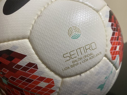 premier league ball 2011 12