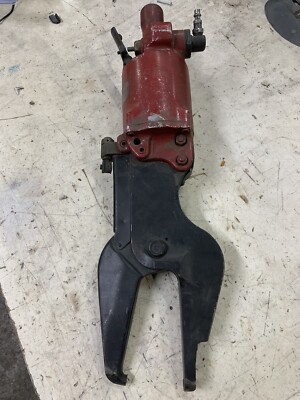 Riveters - Chicago Pneumatic Rivet