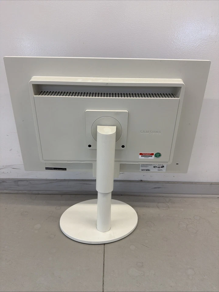 Samsung SyncMaster  24 Zoll LED Monitor S24B420BW 5ms 1920 x 1200 Full HD - Bild 2 von 4