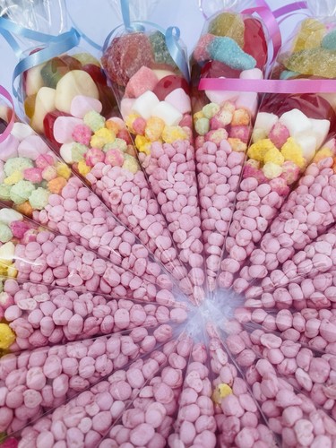 20 Pre-Filled Premium Sweet Cones,Quality sweets*FREE PERSONALISATION*party bags - Picture 2 of 3