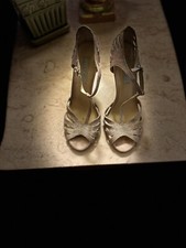 Betsey Johnson Glitter Strappy Women Shoe Sandal Size 8