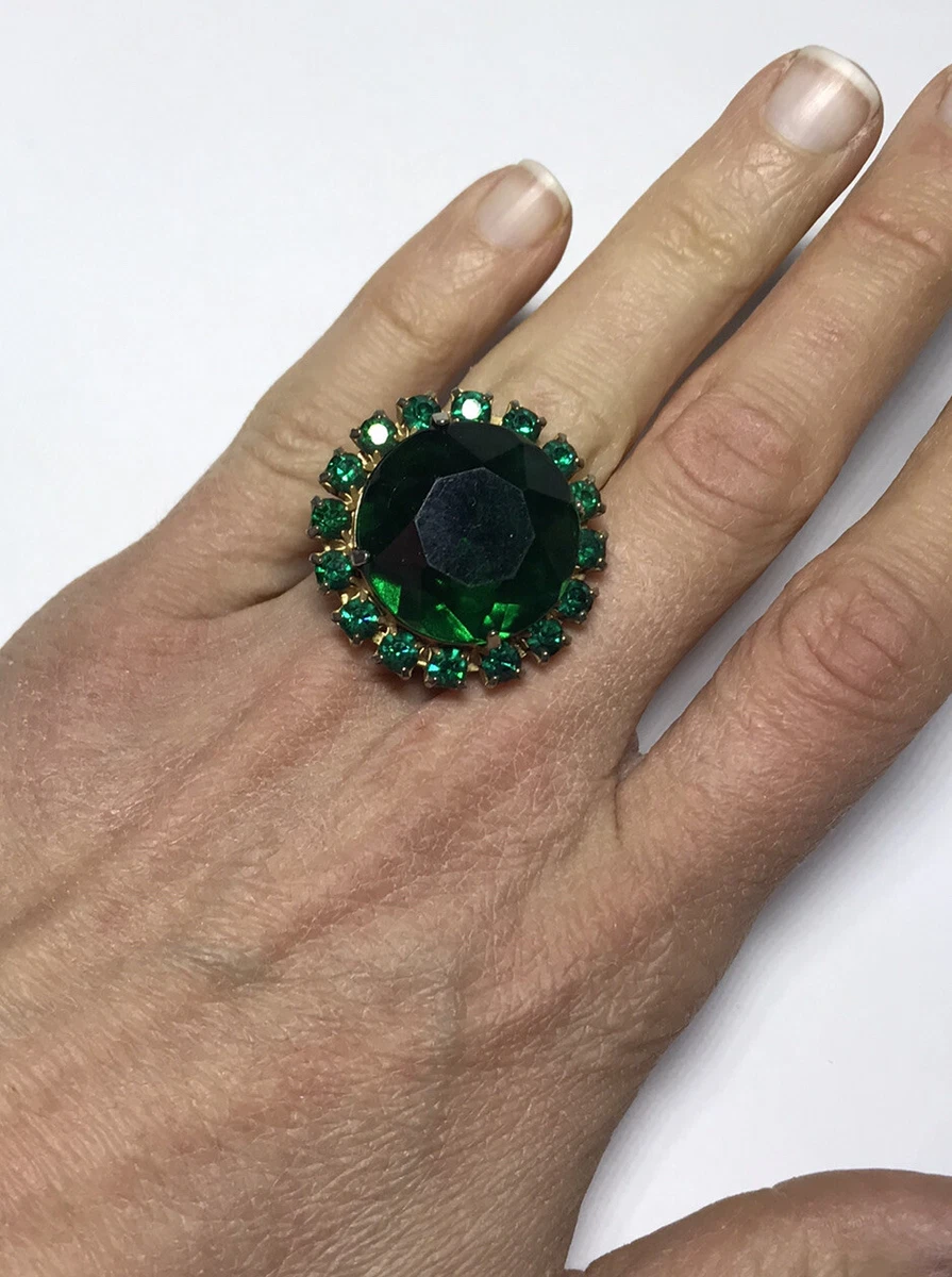 Emerald costume ring clearance
