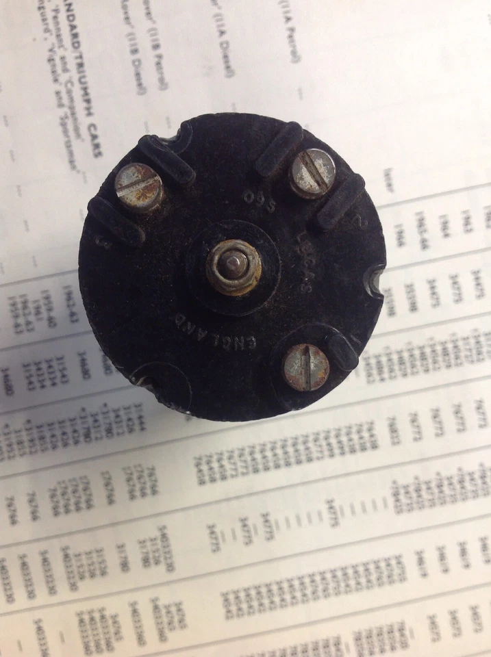 Triumph Herald Banderín Compañero Vanguardia Señal Deportista Nuevo de Lote Antiguo Lucas IgnitionSW Foto 4 de 4