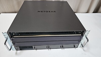 Netgear Switch Gehäuse Prosafe M6100-3S 3-Slot 4U Base Chassis XCM8903 ohne Zub-