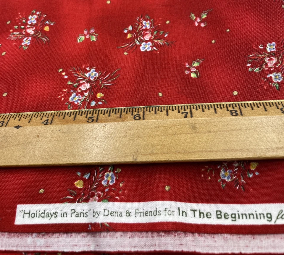 Tela de edredón de algodón Holiday in Paris de Dena & Friends estampados rojos y verdes 3 yardas Foto 2 de 3