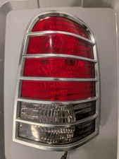 2007 Mercury Mariner OEM Passenger RIGHT Side Tail Brake Stop Light 05 06 07