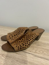 Easy Steps, Ladies Size 39c, Slip On Heel, Brown/Tan Colour, Good Condition