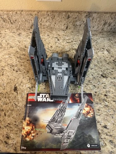 LEGO Star Wars: Kylo Ren's Command Shuttle (75104) 100% Complete NO Minifigures