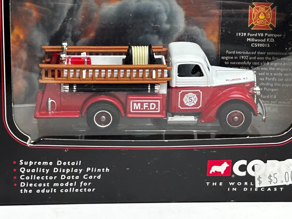 Corgi Fire Heroes #CS90015, 1939 Ford Pumper Truck, New in Box - Image 3 of 4
