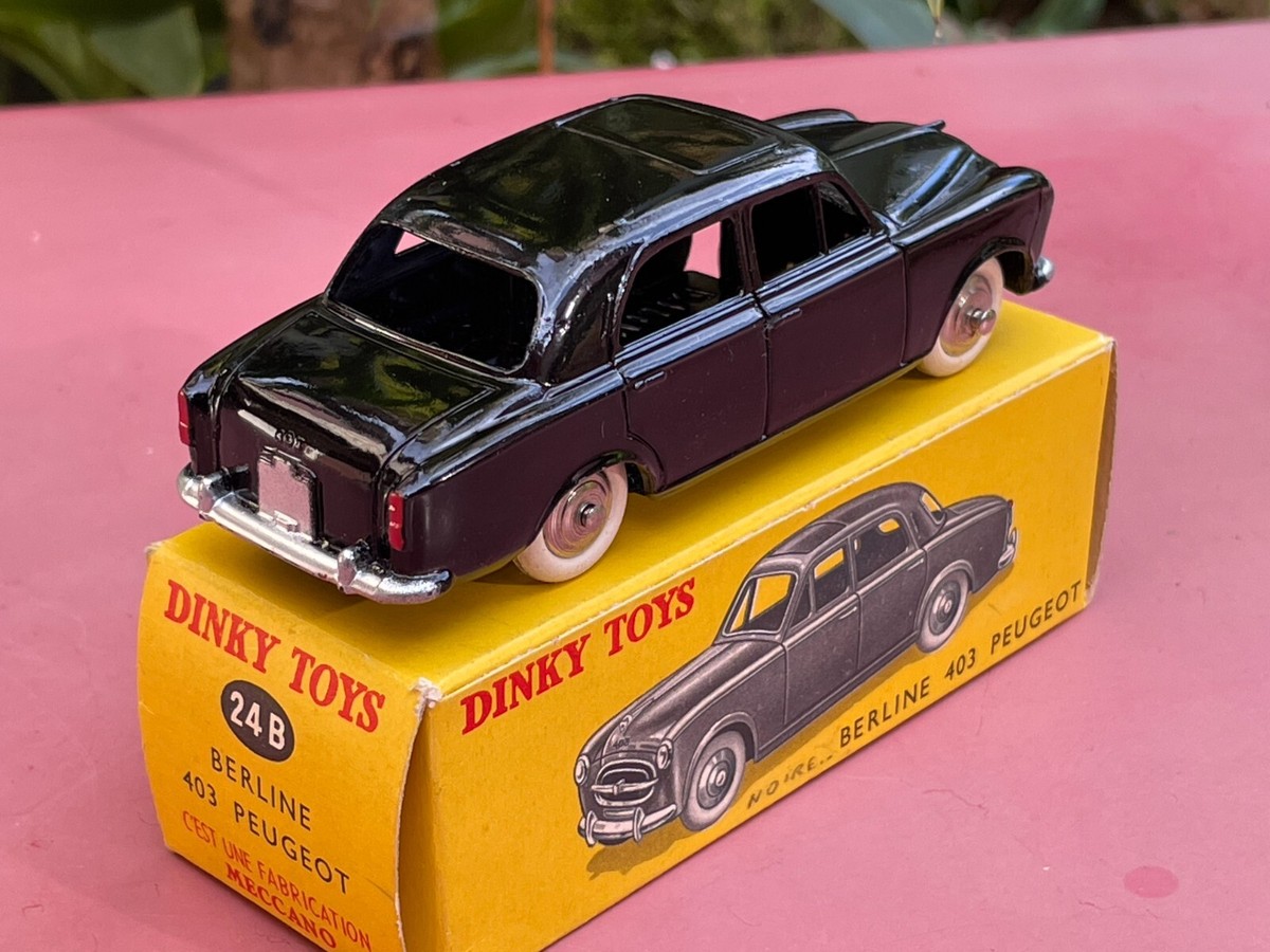 Peugeot Berline 403 noire - Dinky Atlas - Réf 24B 1/43