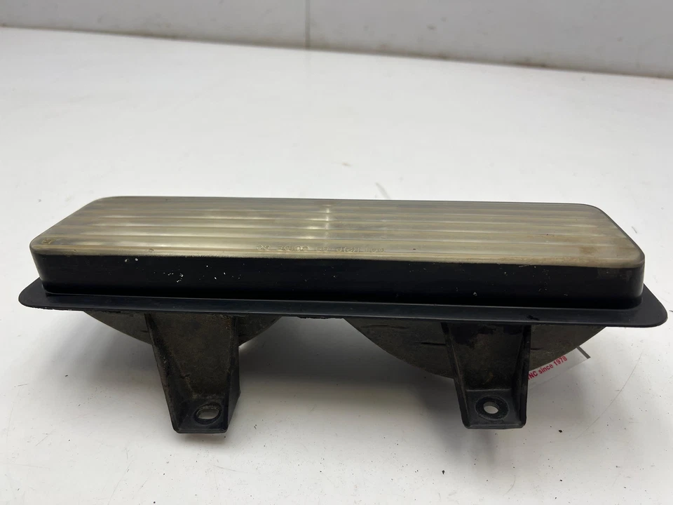 Chevy Van G10 G20 G30 1992-1995 luz de estacionamiento lado del pasajero derecho OEM 5975228 Foto 3 de 4