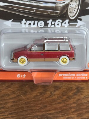 ミニカー made in Western Germany Auto World ULTRA RED 1:64 Mighty Minivans 1985 Plymouth Voyager