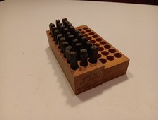 Belknap HDW. & MFG., 1/4" Stahl Buchstaben Stempel Set und Holzkiste